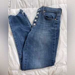 Women’s GAP jeans cropped with button fly size 29